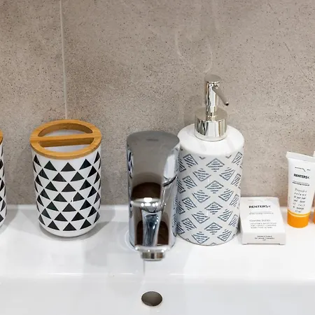 Nadmorskie Z Balkonem - Grunwaldzka By Renters *